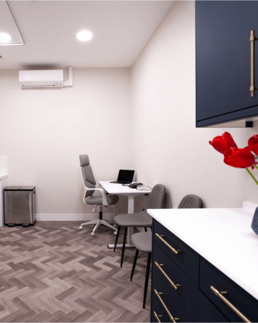 Private Health Screening Birmingham A consulting room at The Doctors Practice, Edgbaston
